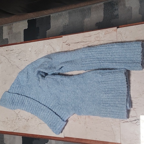 MODA INTERNATIONAL- Size Small (S) Cowl Neck Sweater. Color: Blue & White - Picture 4 of 6